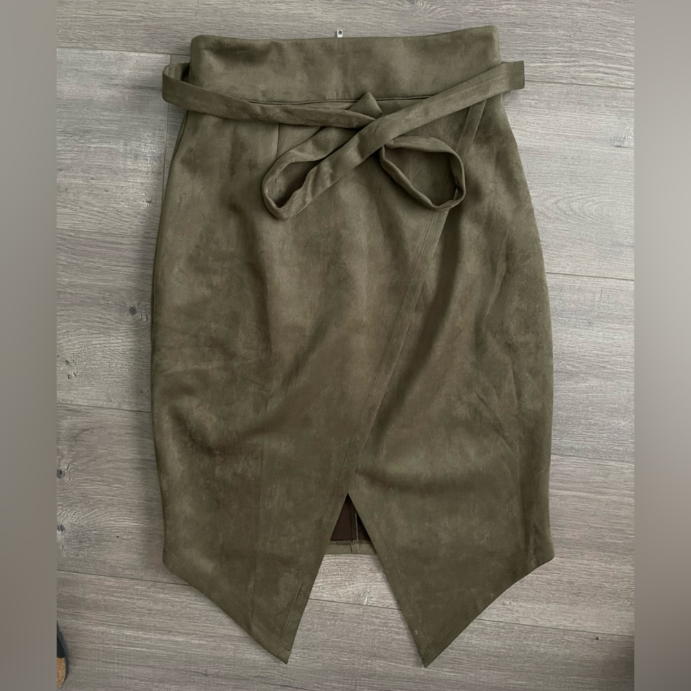 Cute green suede skirt